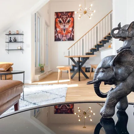 Modern & Stylisch - Penthouse-feeling Nahe Flughafen Muenchen 아파트 *